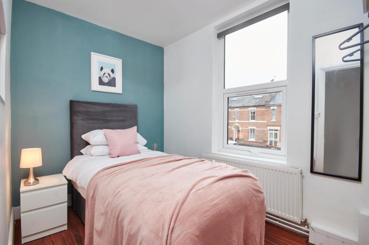 5 Bed House In Leamington Spa Perfect For Contractors With 7 Beds By Purestay - 14 Night Min! Zewnętrze zdjęcie