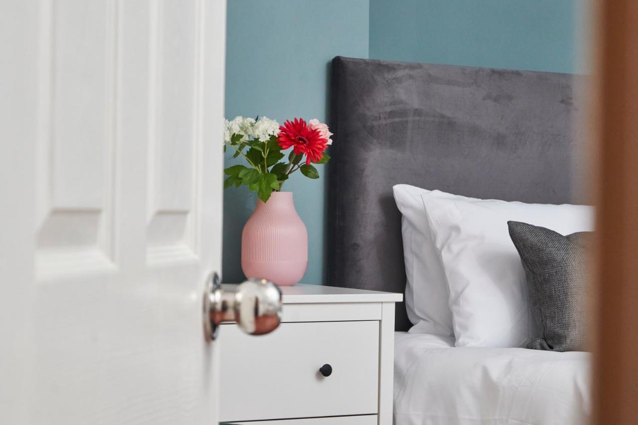 5 Bed House In Leamington Spa Perfect For Contractors With 7 Beds By Purestay - 14 Night Min! Zewnętrze zdjęcie