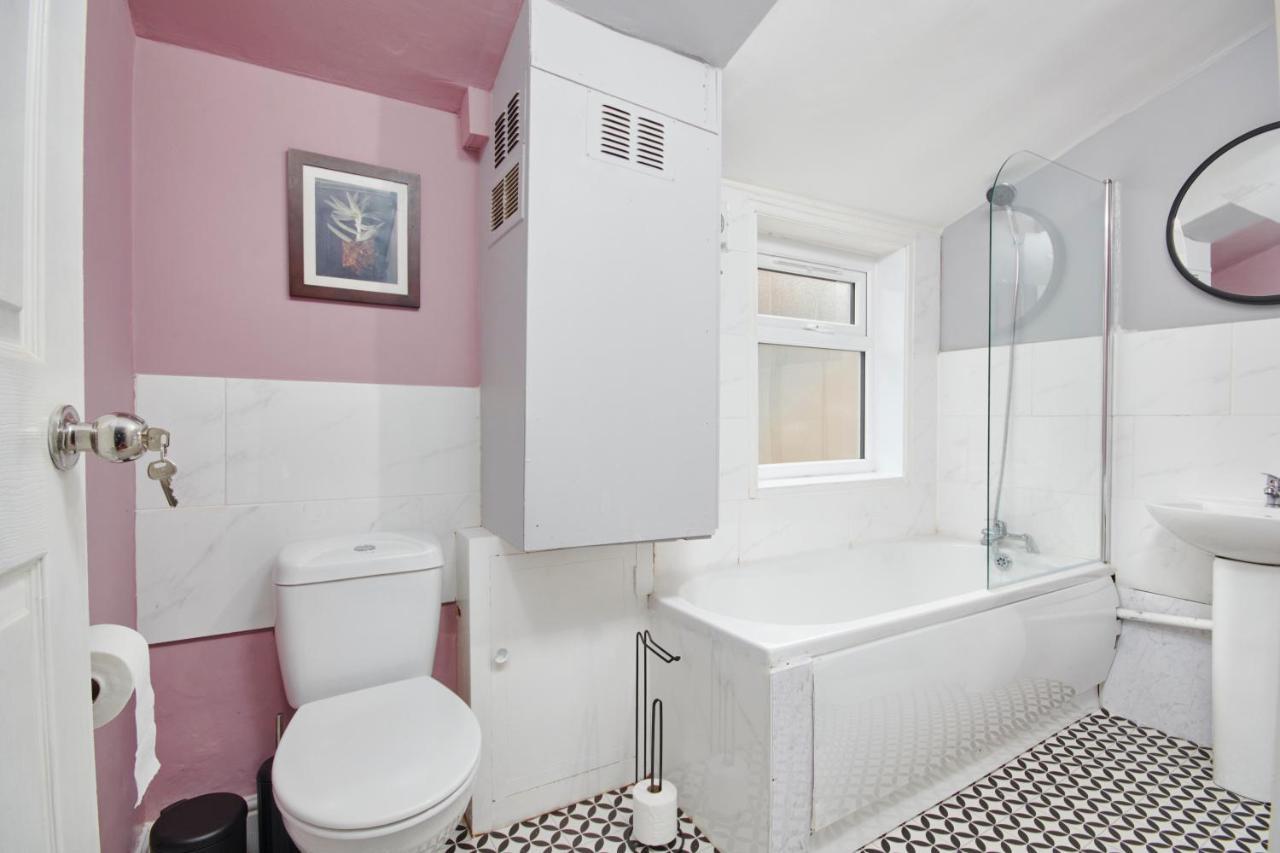 5 Bed House In Leamington Spa Perfect For Contractors With 7 Beds By Purestay - 14 Night Min! Zewnętrze zdjęcie