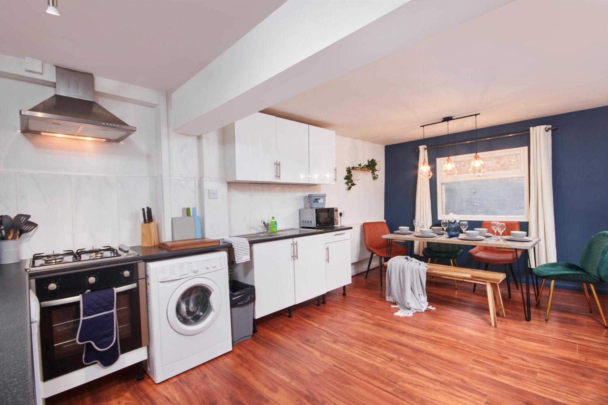 5 Bed House In Leamington Spa Perfect For Contractors With 7 Beds By Purestay - 14 Night Min! Zewnętrze zdjęcie
