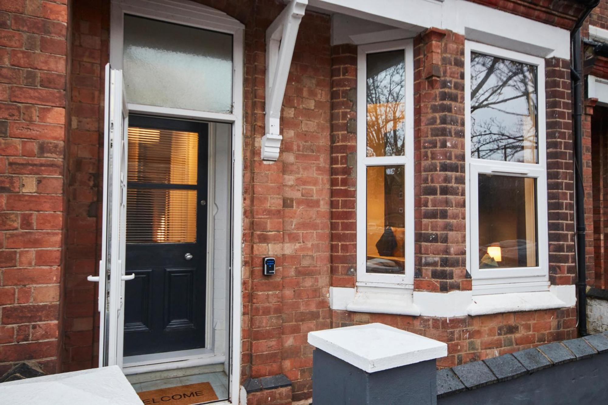 5 Bed House In Leamington Spa Perfect For Contractors With 7 Beds By Purestay - 14 Night Min! Zewnętrze zdjęcie